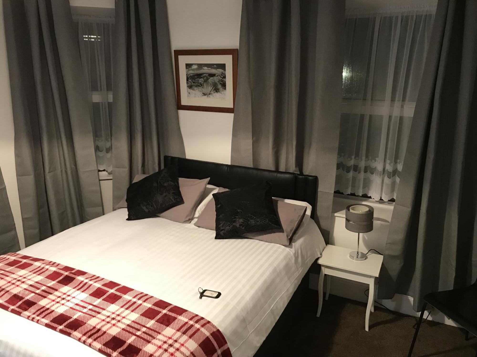The Victoria Hotel Пулхели Экстерьер фото